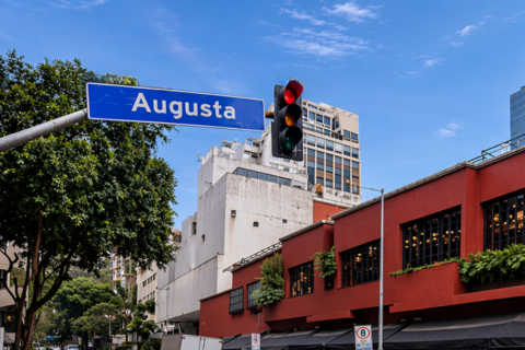 Rua Augusta ganha força como novo eixo de valorização em São Paulo
